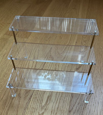 Piédestal en acrylique 3 étages - 20 x 6 x 14 cm de haut