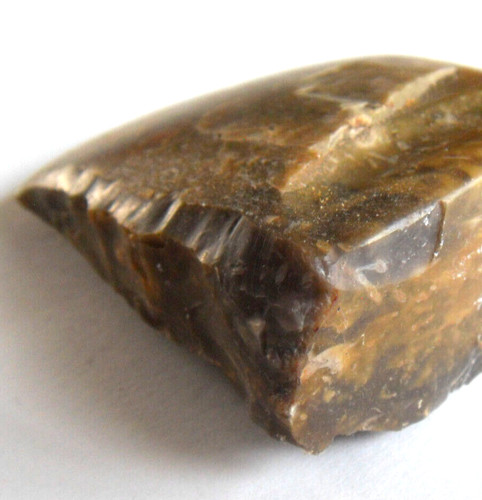Petit éclat minéral naturel
