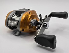 Moulinet Daiwa Liberto Pixy Orange Baitcast main droite du Japon