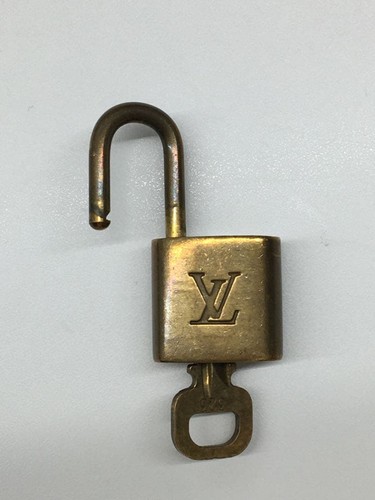 Cadenas louis vuitton - vuitton, n°323