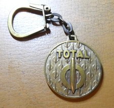 Ancien porte cle Total Automobile Garage Station Service Carburant Années 60.