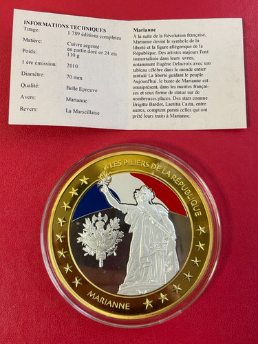 Belle médaille colorisée