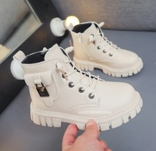 Bottes en cuir coordonnantes