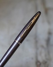 MAGNIFIQUE STYLO ROLLER WATERMAN CARENE EN LAQUE MARRON CLAIR - FINITION CHROMEE