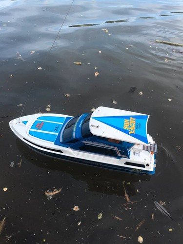 Bateau radio commandé - , sun