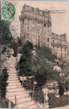 75018 PARIS - sqaure Saint Pierre, escalier rustique