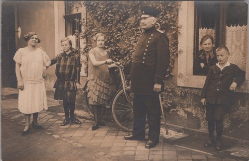 Photo jeune fille vélo - photo,,