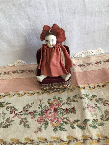 Poupée ancienne mignonnette - poupée,