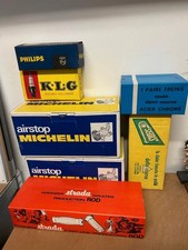 Anciennes boîtes vides pour