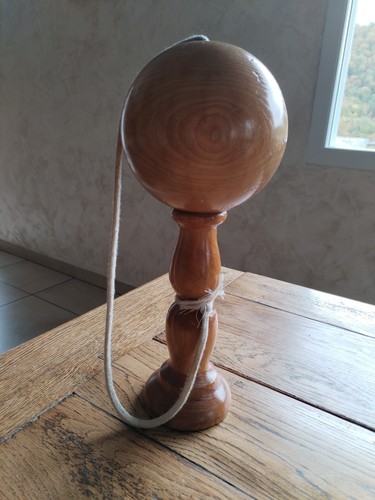 Bilboquet bois boule sur - boule,