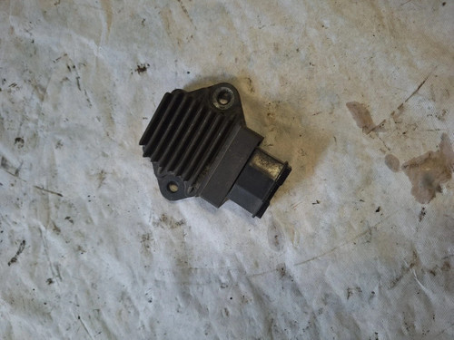 Regulateur honda ntv 650 - honda,