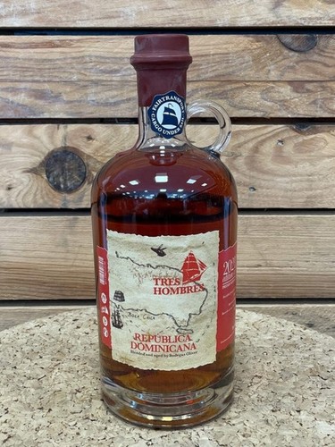 Rum tres hombres - hombres, 2021