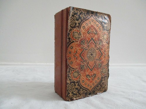Boite faux livre ancien - boite,