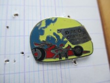 pin's  D.O.M. Chambley piste circuit voiture moto casque