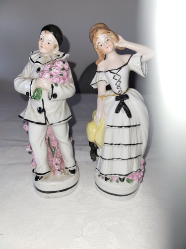 Antique porcelaine figurine