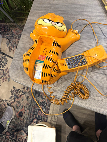 Garfield corded telephone - garfield,