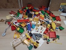 PLAYMOBIL. VRAC PERSONNAGES CHARRIOTS, ROUES,PORTES, ACCESSOIRES. LOT 1KG (A)