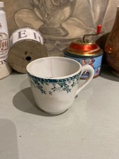 Tasse en faïence de Gien