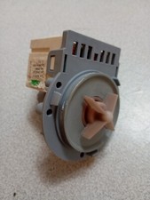 Pompe vidange Eau 290793 N 124.920.631 290465 askoll Lave-linge AEG ELECTROLUX