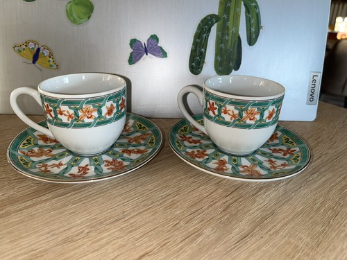 Tasses sous à - 2,