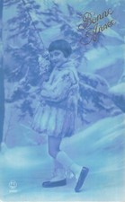 CP BLEUE BONNE ANNNE PETITE FILLE COUPE CARRÉ MANTEAU FOURRURE AVEC ROSES 28991