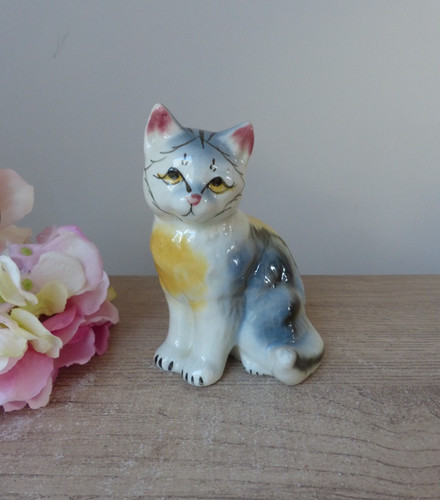 Petit félin blanc peint - , la