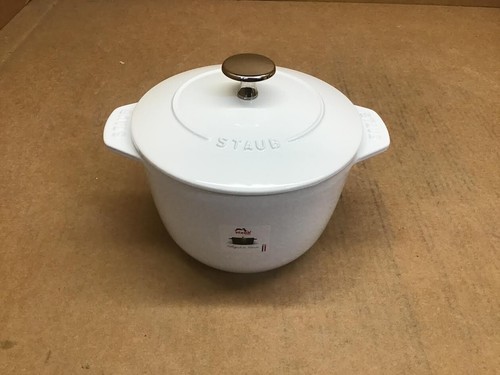 Staub cast iron qt - iron, petite