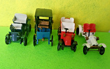 lot de 4 miniatures  : 3 voitures clef et 1 véhicule huilor