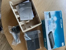 TP-LINK 5 PORT GIGABIT DESKTOP SWITCH TL-SG1005D DANS SA BOITE JAMAIS UTILISÉ 