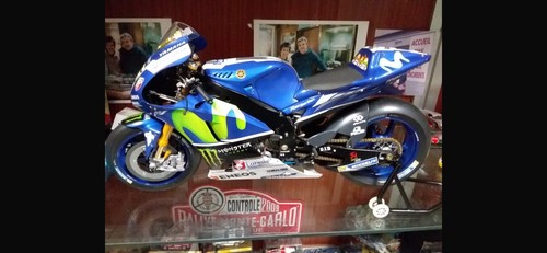 Yamaha motogp valentino rossi - valentino,