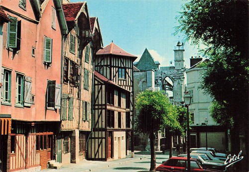 Troyes place du - la,