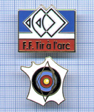 Lot de 2 PIN'S FEDERATION FRANCAISE DE TIR A L'ARC FFTA FRANCE cible / ARCHERY