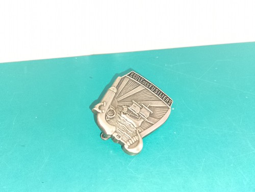 Broche insigne militaire