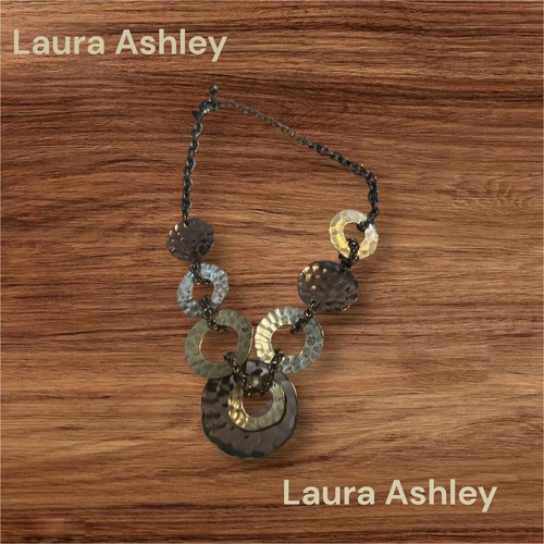 Laura ashley - laura,