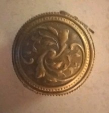 Petite boite ronde à mouches