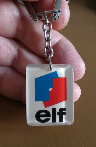 Ancien porte clé - elf, renault