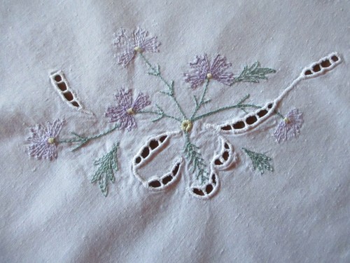Nappe 272 coton broderies - n°272,
