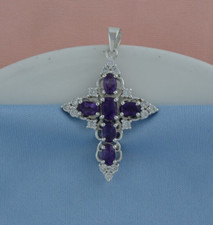 Pendentif breloque croix
