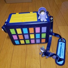 Disney Monsters Inc. Seau à pop-corn utilisé avec des dommages à la sangle