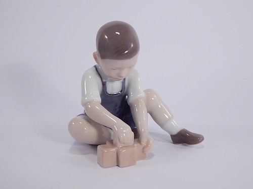 Bing grondahl petite statue - petite,