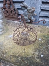 Panier ancien en fil de fer