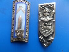 Lot de 2 insignes Divers 