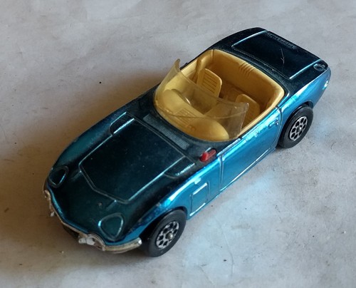 Corgi toys toyota 2000gt - corgi,