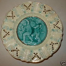 @N°4 RUBELLES ? ASSIETTE FINE AJOUREE  A EMAIL OMBRANT VERT+BLANC.PEINTURE OR   