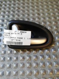 Poignee porte avant gauche