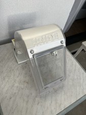 Un Mini Box De Grattage IRIDE