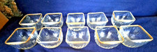 Serie de dix coupes carrées en verre  style Daum haut 6 larg 10 long 10 cm