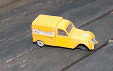 2CV CITROËN 2 CV CAMIONNETTE AZU NOREV PLASTIQUE n° 26 AMORA A RESTAURER