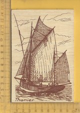 man. CPSM en bois curiosité