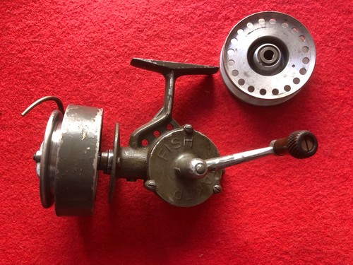 Ancien moulinet taker fish - taker, +